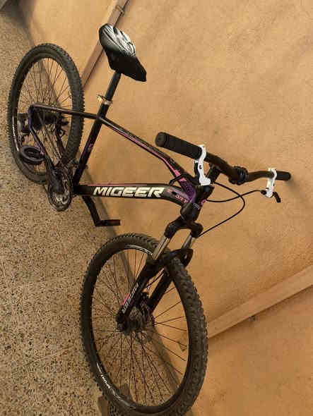 للبيع هذا الباسكل حجم 26
نضيف بريكاتو حلوه 
دبل كدام بس يرادلو كير فقاس 

مكاني حي سومر 
للتواصل ع خاص أو ع الهاتف ***********

السعر 85 بي مجال قليل
