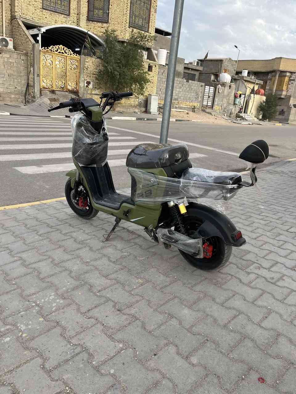 السلام عليكم شباب دراجه شحن للبيع r9 كفاله عامه مانقصها برغي غراضها كامله موديل 2025 سرعه 109 بطاريات كبار 22امبير دراجه جديده بلعافيه ع الياخذها السعر 425 مجالها قليل مكاني تقاطع الكزيزه رقمي واتساب فقط ***********
