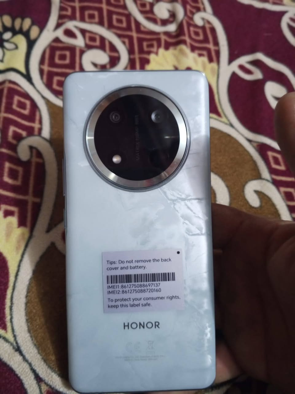 سلام عليكم تلفون أخذته من جمعيه ب550 صار٣سابيع سعره  بل مكاتب سعره ٣٥٠ اني رايده ب250  /تواصل علاهاذه*********** بكان الحبانية
