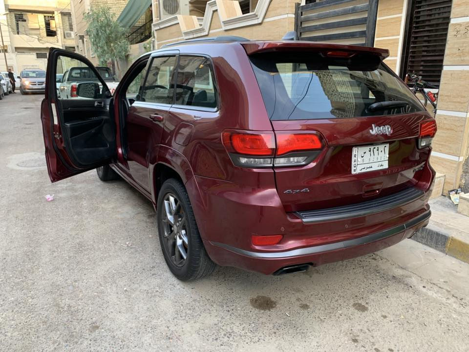 السلام عليكم 

سيارة jeep grand cherokee limited X 2020 وارد امريكي 

مواصفات:-👇🏻
-اللون ماروني مميز 
-كشنات تدفئه للسايق وللراكب
كشنات كهربائية
-مرايات قلابة عند الرجوع للخلف وتحذير 
-رادار خلفي وجانبي
-كاميرا خلفية
-مكينة 3600 (6 سلندر)
-بانوراما 
-صندوق كهربائي 
-كروس سرعة (cross speed)
-شاشة كبيرة تدعم كار بلي (carplay)
-تخم تاير جديد
-autostop ( اطفاء تلقائي عند الازدحام)
-كير خمس وضعيات قيادة 
-دفع رباعي
-نظام نزول منحدرات
-تبريد قطعتين
للتواصل والاستفسار واتس اب
***********
