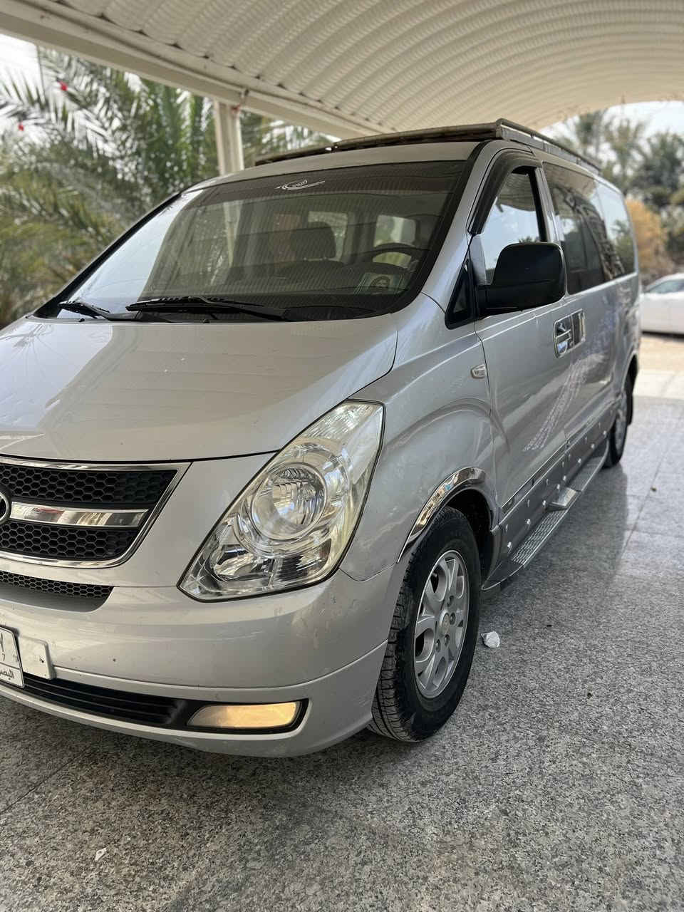 ستاركس للبيع 2008 مسكر اصل اوتماتيك فول موصفات رقم بصره تحويل ثاني يوم مصفره من كلشي سياره مكفوله ضربه وصبغ 
تكمً ودوس و قماره ع البلاد بدون تعمير سياره جديده وجاهزه من كلشي مكينه مكفوله من التبخير والتنقيص تبريد ثلج حداده توب  تخم تاير دواخل كلش نظيفه سياره جاهزه مال جناي السعر 125 قفل مكان السياره بصره 
للستفسار ***********
