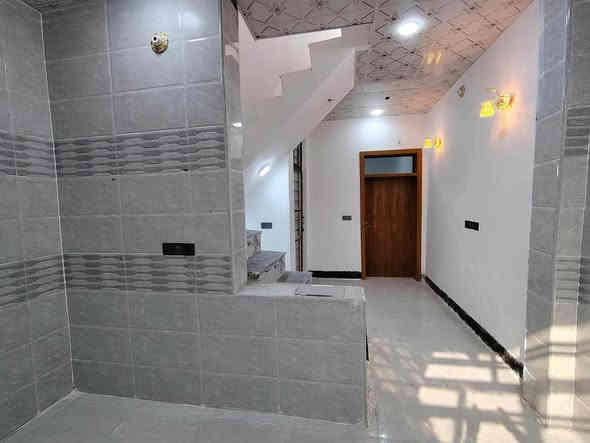 مكتب النور للعقار بيت للبيع 
عنوان البيت مقابل ملحق قرية الغدير 
***********
تفاصيل البيت 👇👇المساحه 50متر 
#البيت  نجف الاشرف 
سعره 20وبيه مجال 
#غرف نوم عدد 1
#وصاله 1
#حمامات
 
#ملاحضة البيت بناء 2025
سند 25
#شارع عرض 10متر
ماء+كهرباء+كيبل ضوئي مقابيل +مولده+مدارس حكوميه واهليه ومول تسوق منزلي 

جميع الخدمات متوفره
للاتصال 
***********واتساب
