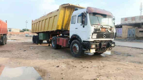 السلام عليكم سياره لبيع راس او عربانه البي مديل 88 مكينه 35دبل تيربو كير160برميل عربانه لودر ول سنويه بيه سنه او تنتهي السعر شدتين او بيه مجال بسيط  الشرايه يراسني او يتصل عل رقم ***********
