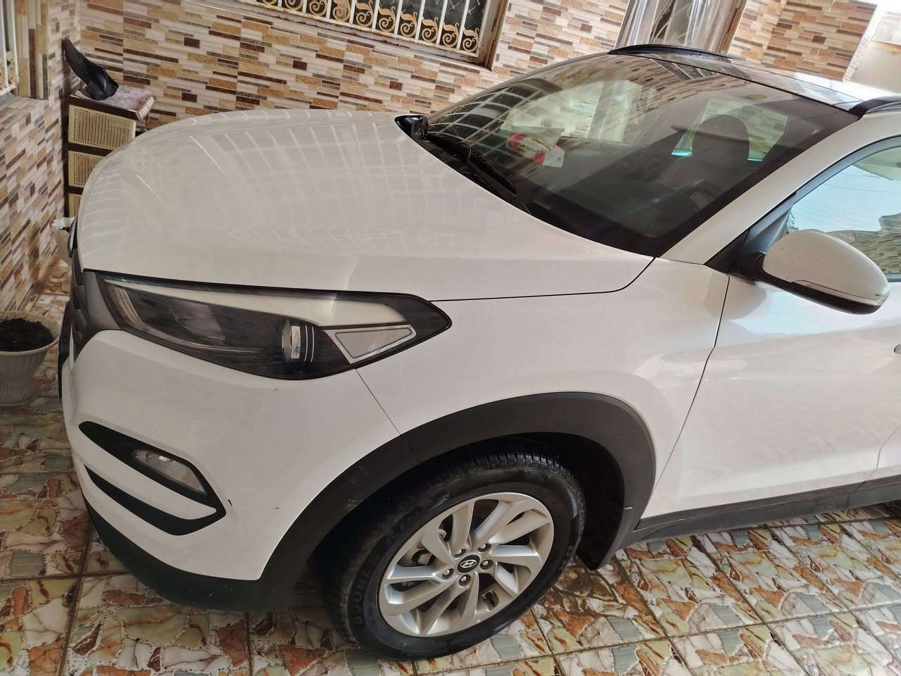 السلام عليكم ورحمة الله........
توسان 2016  رقم كربلاء باسمي تحويل مباشر رقم إنكليزي محرك 2000 اقتصادي ماشية 150 الف حقيقي  تبريد شغال سنوية بنهاية 2027 موجود سونار عدد 2 

مكان السيارة حله حي نادر2 

السعر 180  وبيها مجال قليل الشراي 

موجود خاص مفتوح 

واتساب على هذا الرقم 

***********
