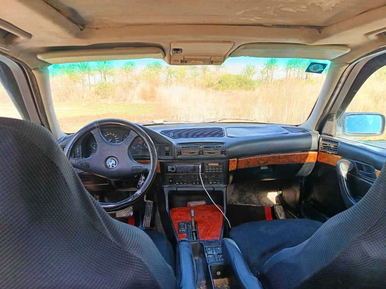 للبيع  BMW حجم 535 موديل 1991 محرك مفتوح كير اوتو تخم تاير سنوية لل2029 رقم بغداد انكليزي سيارة حلوة وجاهز من كلشي بأسمي تحويل ثاني يوم السعر 55 مكاني بغداد التاجي رقم الهاتف *********** متواجد واتساب
