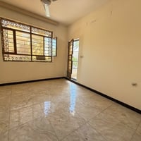 وبركاته موجود مشتمل ارضي طابقين مع خدمات   العامريه شارع المضيف   جاهز...