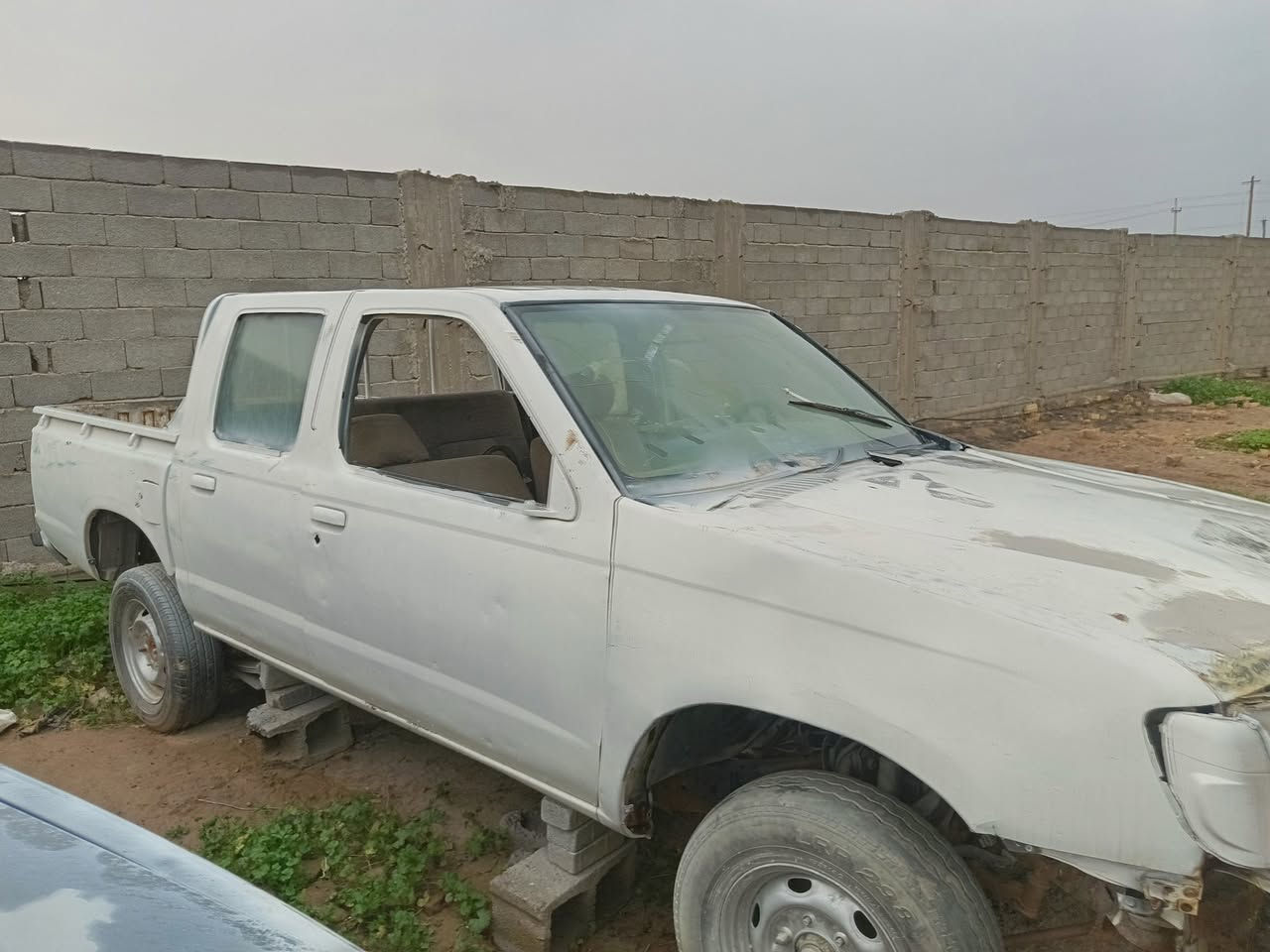 نيسان مزاد  مكان بغداد  السعر 22 اسويلك وكاله ***********
