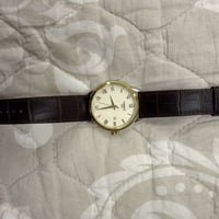 ساعه تيسوت اصلي مع العلبه مستخدم مرتين نظافه 99% السعر 250 الف للتواصل...