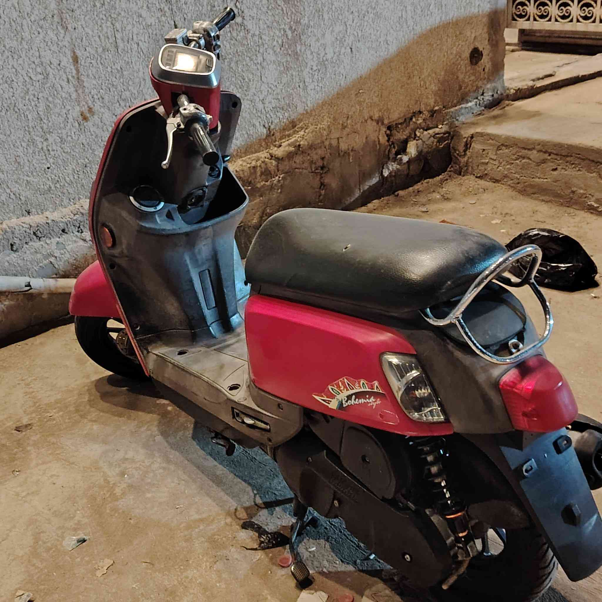 السلام عليكم
ماكس بوليس مسطره (2013)
كفاله عامه كلشي عله وضع ال بلاد
دراجه مكينه ما مفتوحه ابد وكهربائيات كله بلاد
دهن يورل ابو18,000 الف بانزين من ال طلعتهه كله محسن❤️
دراجه خير من الله نكره سلف بكل وقت
(ملاحضه:ويل ال بلاد+مرايات ال بلاد وياهه) 
اخذتهه ب مليون و400
رايد ابيع مستعجل
السعر مليون و200 ومجال بسيط كلش اخوان
تجي تفحص وتكلب شكد ما تريد وتاخذهه من باب البيت وخادمك بلعافيه عل ياخذهه❤️
العنوان ميسان 
***********
