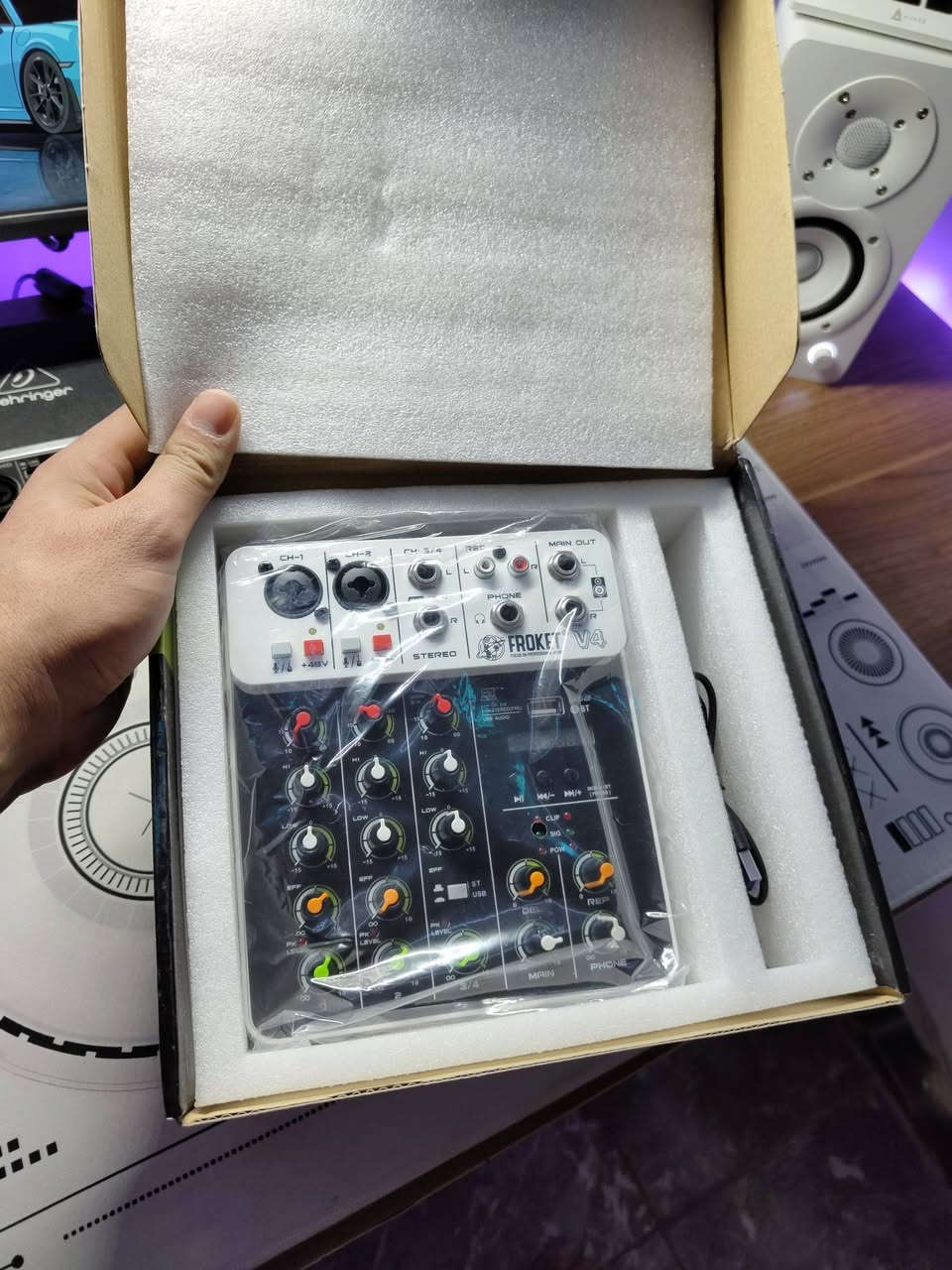 متوفر صوتيات باسعار جداً مناسبة 🔥
للتواصل/***********
متوفر توصيل لجميع محافظات العراق
