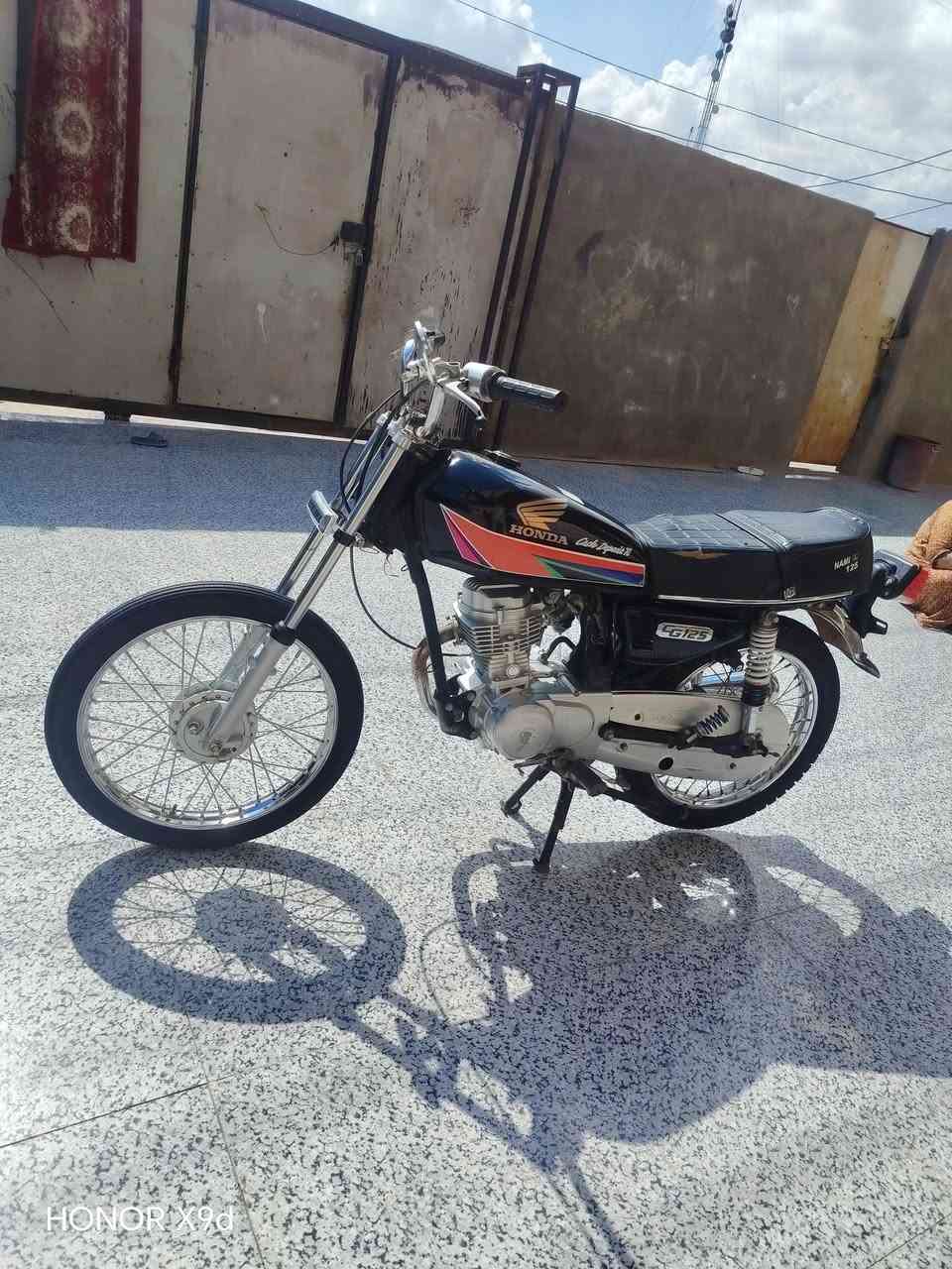 السلام عليكم دراجه للبيع نامه شلامجه 23اوراق اصولي دراجه كامله مكاني اسكان الصناعي ال بعظم عمود 1
***********
