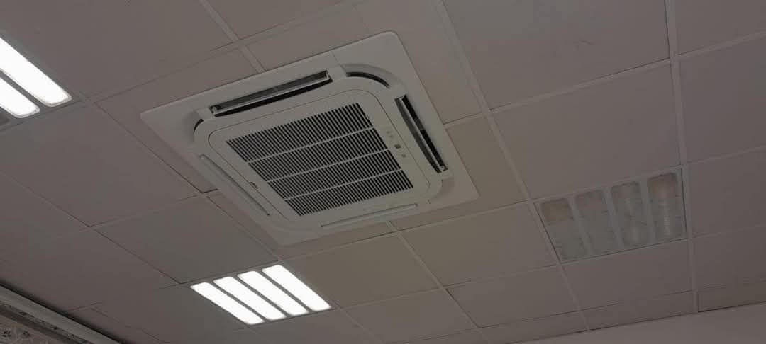 الورشه الفنيه للتبريد
 تنصيب🔧صيانة 🔧غسل
 جميع أجهزة التبريَد
السبالت والمكيفات والثلاجات
عمل موقعي مع ضمان جودة 
شحن باجوَد أنواع الغاز  
للستفسار اتصال او المراسله ***********
