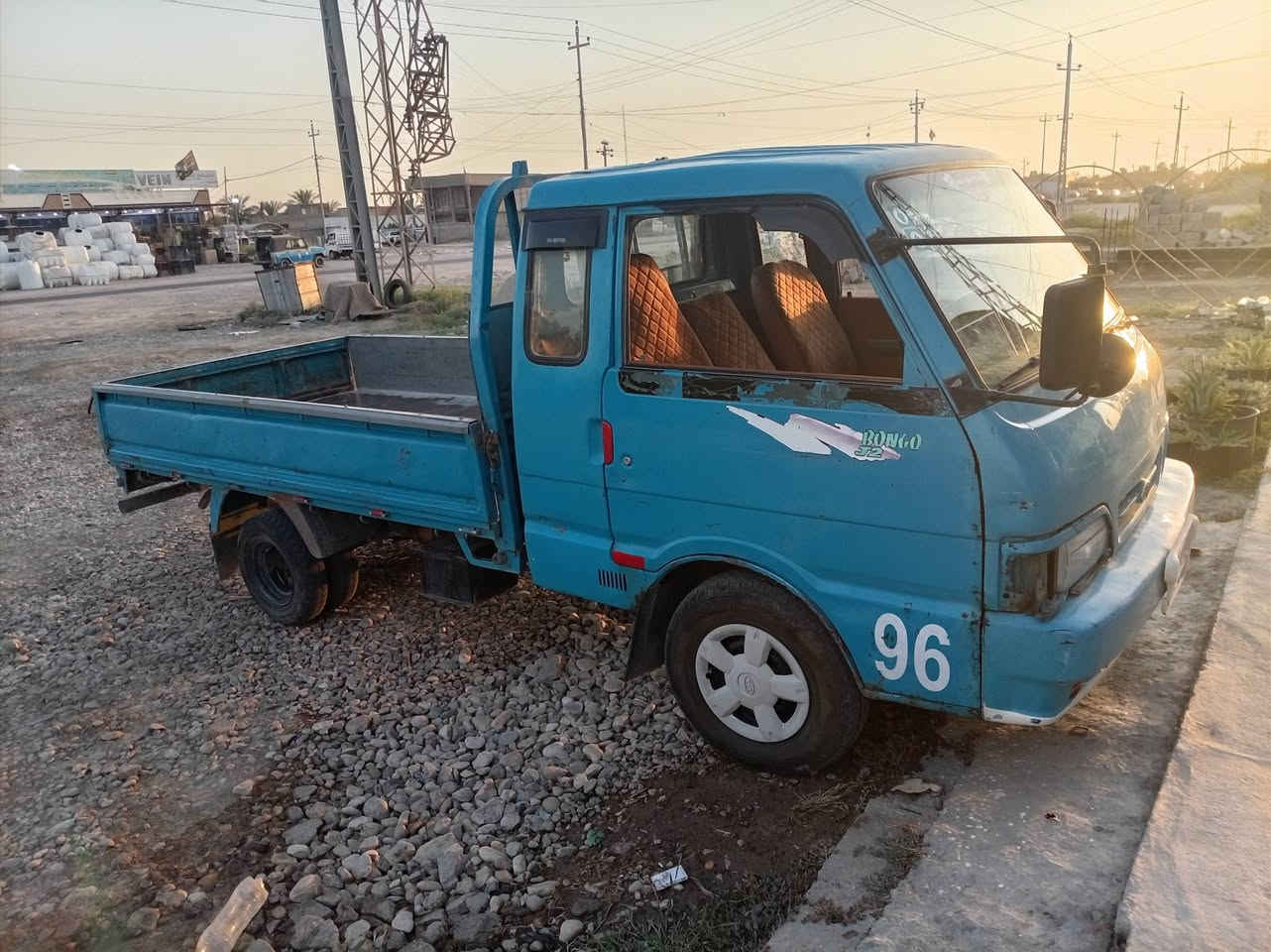 كيه موديل ٩٦ رقم نبار بسمي سنويه كير محرك حداديه مكفول معروضه ٥٧ وبيه مجال مكان سياره واسط صويره         رقم لهاتف ***********
