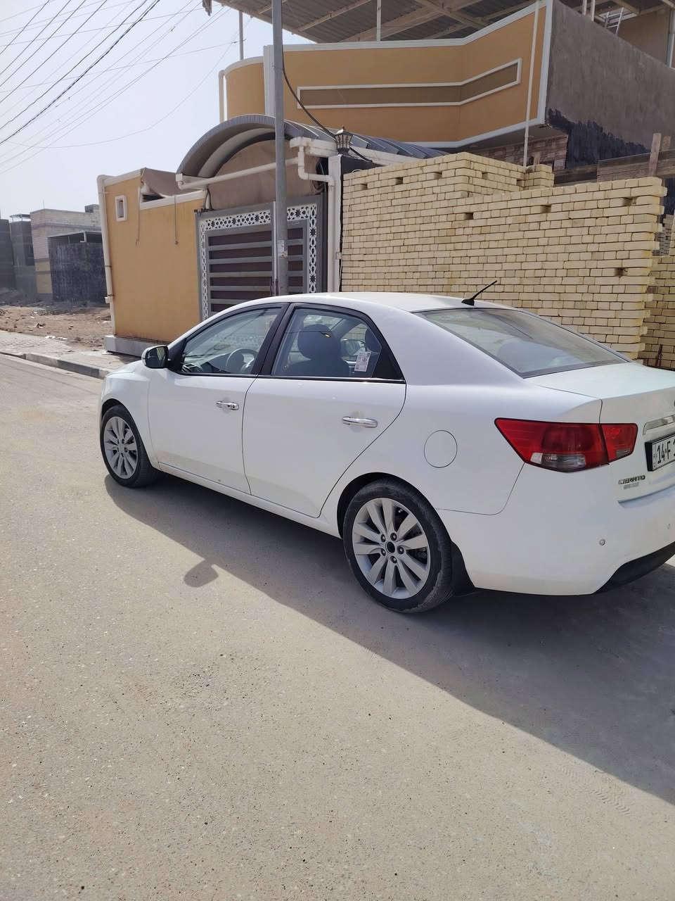 السلام عليكم
سيراتو فول مواصفات 2013
سياره بيها مكانات بارد
رقم بصره سنويه و هزه جديده سياره بسمي
مكان سياره بصره سعر 115
***********
