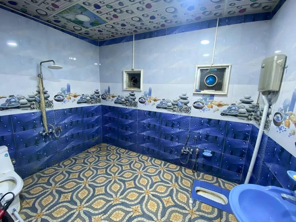 بيت للبيع 
 بستان الحلو - قريب على شارع ٤٠ مباشرةً
المساحة ٣٠٠ متر 
١٥ متر الواجهة و ٢٠ متر نزال 
للاستفسار 
***********
