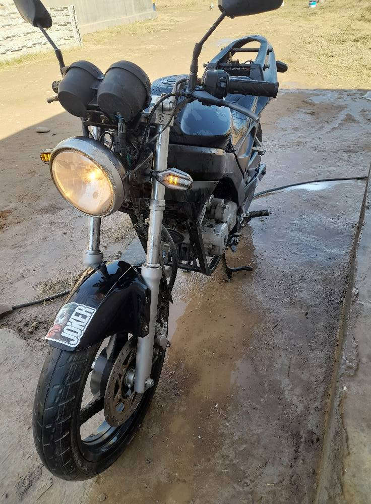 السلام عليكم للبيع دراجه دايلم دراجه نضيفه ومرتبه🤩ومحرك شرط ما مفتوح😍الدراجه نص سلف تشتغل ☺شغل وطلع بئي وكت 🥰المكان جنوب الموصل القياره قريه اجحله للتواصل***********
