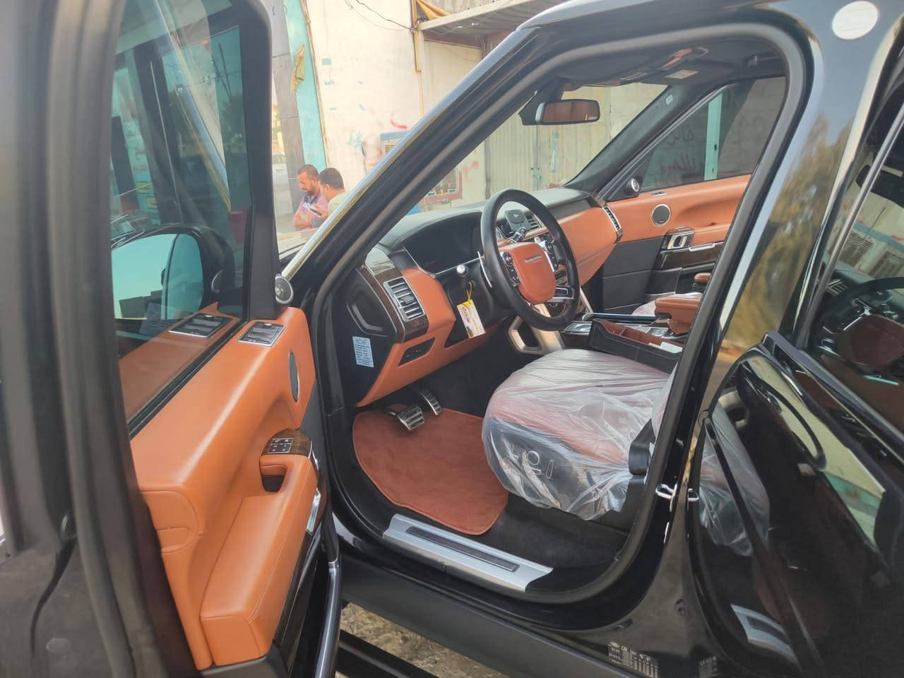 Range Rover
Autobiography VIP
2016
 
V8 Supercharged
 🇬🇧🇬🇧🇬🇧
رانج روفر 
فوك اوتوبايغرافي Vip
كشن خلفي منفصل ❤️

الموديل ـ 2016
رقم اربيل ❤️ 
سنوية تظليل 😍
تحويل مباشر بأسم المشتري
عداد المسافة ـ 120  ميل

لون أسود بلاك ادشن اصل 😍 
داخل مشمشي مميز ايضا 😍

مغلفة طبقة حماية PPF
السيارة بيها تظليل  80% بالسنوية ❤️❤️

وكالة سردار 💖 🇬🇧

السيارة كفالة عامة شرط كفاله من الرصعه 
و بارد و تكحيل و شرط الدعاميات بدون صبغ 
كير مكينه ميكانيك كفالة .. 🇬🇧🇬🇧
 
سونار مرفق مع الصور 😍
 
المواصفات  🇬🇧🇬🇧
=========
♦️ المحرك ـ 8  سلندر سوبر جارج
♦️ قمارة شامواه 
♦️ دوسات كهرباء
♦️ ابواب شفط 
♦️ كامرات ٣٦٠ درجة 
♦️ رادار 
♦️ مساج 
♦️ فول مواصفات 
ميحتاج اكتب اكثر 

تسأل على السعر 

اتصل او راسلنا واتس اب 

مكان السيارة بغداد الكرادة ❤️❤️

للأستفسار ٠٠

 
***********  سلام

سلام رانج 

@الجميع
