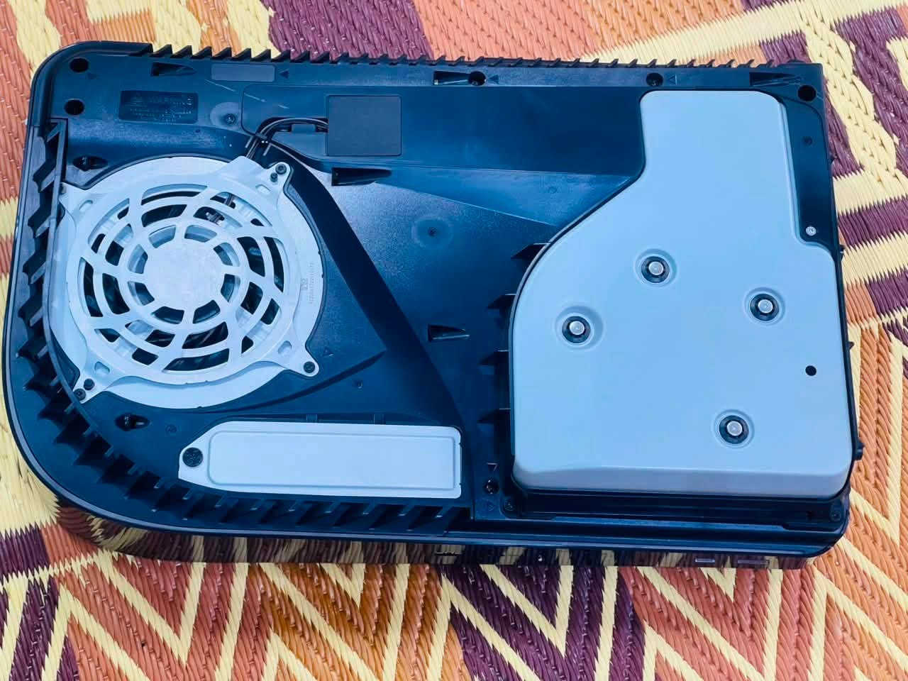 🎮 للبيع PlayStation 5 فات
✅ نضافة داخلية وخارجية 100‎%‎
✅ ويا جوستك أصلية وحدة
✅ الجهاز محافظ عليه واستخدامه قليل
وتجي للباب تفحص وتقتنع وتاخذه 
يوجد توصيل 
📍المعاينة خير دليل، والجهاز مثل ما مبين بالصور.
💰 السعر:665 الف
بغداد النهروان
***********

وياه 3 اقراص 
فيفا 19+24 + GTA5
