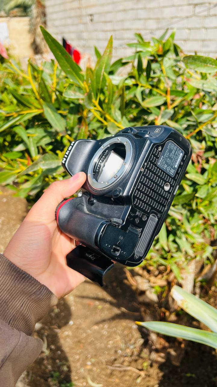 سلام عليكم عيني
نيكون دي 610,📷

عدسه.. 120==24

بطاريات ثنين 💪 شاحنه 

كامره نظيه ودقه حلو تصوير فيديو وصور 

جميع المناسبات 

مكاني نجف وهذا رقمي ***********
