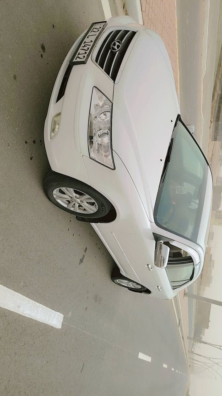 سلام عليكم سوناتا خليجي  للبيع موديل 2011 محرك 2400فول موصفات فتحه سقف شاير بلمري دواخل صاج كفاله السياره جديده باسمي ***********
