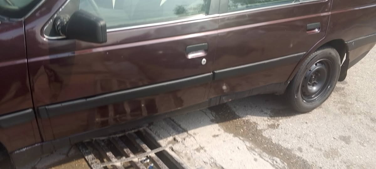 بيجو 405 رقم مسطره دولي بسمي هزه جديده محرك جديد كابون بنزين صبغ عام بدون ضرار طخم تواير جديده سياره جاهزه السعر 26 وبيها مجال اتصل عل *********** كورك*********** شرط التحويل الشراي يتصل فقط بدون خاص
