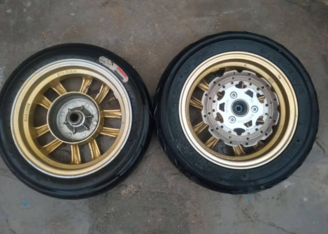 وياله
مال ماكس للبيع 
بدون تايرات 
ب٣٠قفل
مكاني كوفه
***********
