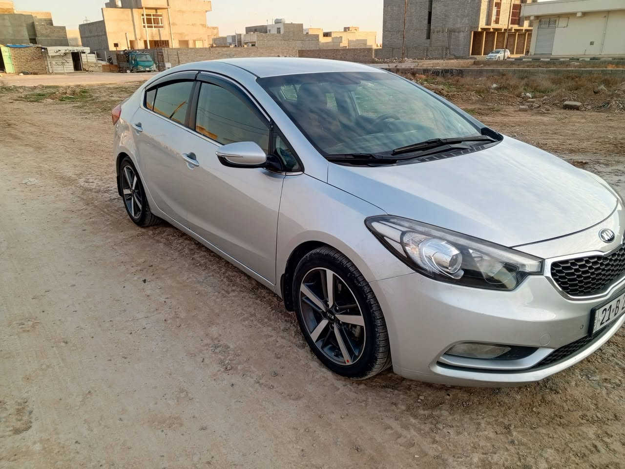 سيراتو 15 خليجي كير محرك تبريدتمام حساس امامي وخلفي تحكم وشفتات ستيرن لد امامي صبغ 5قطع.سعر103وبيه.مجال.***********
