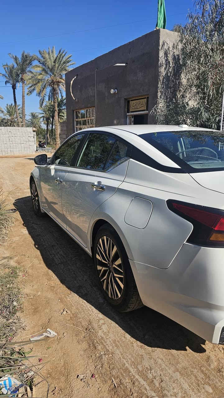 السلام عليكم
للبيع
نيسان التما 2023
فول مواصفات
وارد امريكي ضربتها شويه من الجاملغ الخلفي وتبديل قبق جنطه 
رقم معوقين
ماشيه 55 الف 
رقم التواصل 
***********
