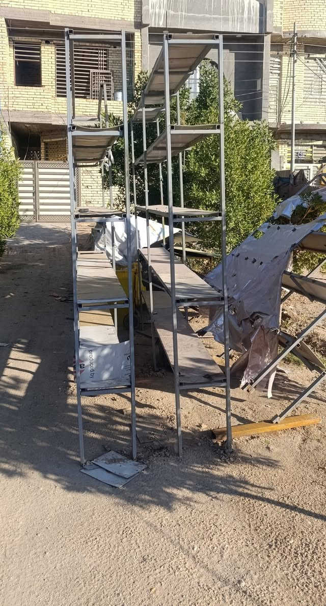 سلام عليكم رفوف حديد  عدد 3 
طول 3متر/ رتفاع 2ونص / عرض رف 30سم 
مستخدمات بسعر مناسب 
للاستفسار الاتصال ***********
