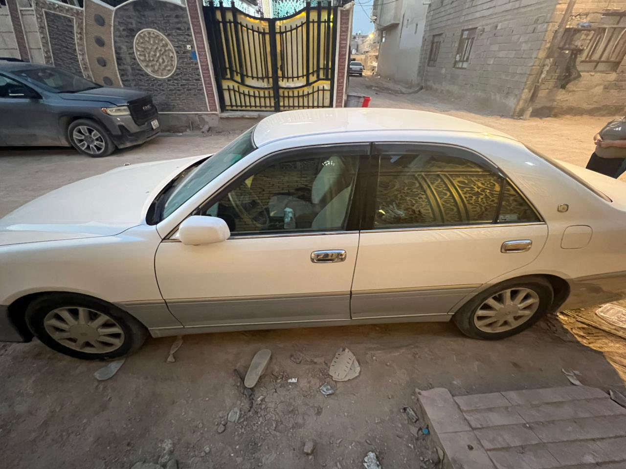 جنون للبيع موديل 2000  اصولي
4 دكم فول مواصفات عدا الفتحه مكينتها دي فور الجبير كفاله السيارة تحويل ثاني يوم اي استفسار ا***********
