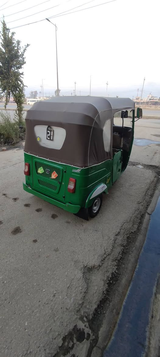 سلام عليكم تكتك 
21 تكتك خير من الله كاملة من كالشي بدون اي صبغ بس الدوس معمرة 
مكان ديالى بعقوبة 
***********
