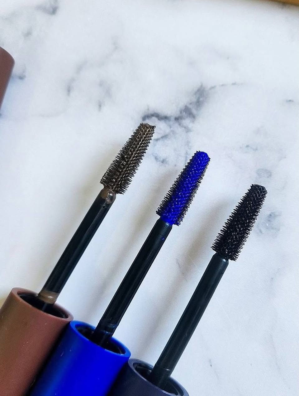 مسكارا الوان من كيسس بيوتي Kiss Beauty 💕💕

وضوح اللون وكثافة عالية واهم شي انه هي waterproof ضد الماء يعني ثباتيه عالية 

ترفع الرمش وتطوله بشكل كلش لطيف وحلو ❤️‍🔥❤️‍🔥والاحلى تجي وياه مراية صغيرة 😍
اللوانه / ازرق + اسود + اخضر+جوزي

ملاحظة❗ عن تجربة شخصية تجنن تكثف وتطول وسواد فاحم ضد الماء


**إذا كنت صاحب هذا الإعلان وتريد حذفه لأي سبب، رجاءا أرسل رسالة إلى الدعم الفني**