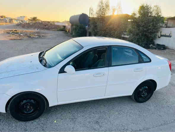 ئوپترا ٢٠١٣ توماتيك  چركه ى تيانيه پارچه يه ك و دوو په له ى بچوك بوياغه بى ده عم و ليدراو ره سمى سونه رى داندراوه سه ياره يه كى زور جوانه گيرو مه كينه و ته بريدى به شه رته چوار تايه ى نويى له ژيره 
سعرى ٨٣ كه ميك مه جال 
***********
*********** كويسينجاك
