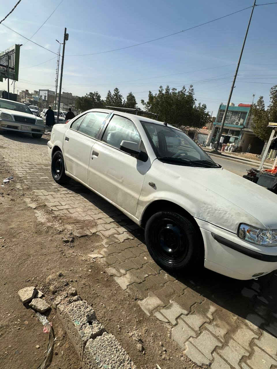 السلام عليكم
سمند 2011 كير مكينة حداديه تبريد تدفئة كله جديد تخم تاير دوشمة بيها باب السايق بي بارد والجاملغ الورة السايق بي بارد رقم كربلاء دولي 
السعر 35 وبيها مجال 
مكاني نجف ***********
