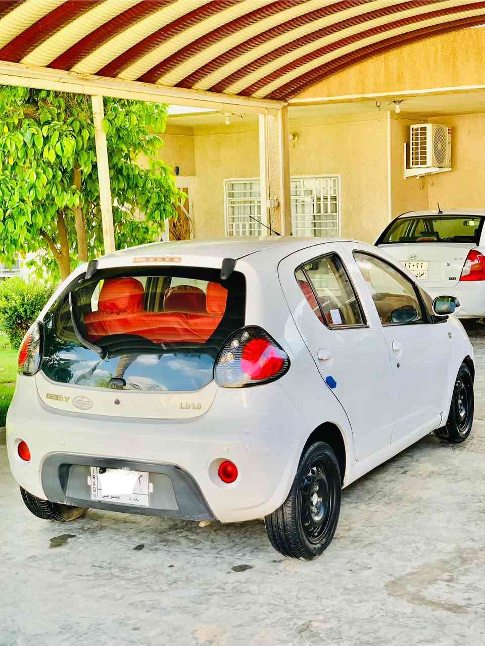 سلام عليكم چيلي باندة موديل 2013 سيارة جديدة  اي نقص ما بيها ماشيه 37  السعر 53حته جراد ما بيها السيارة تبريد شغال صدر امامي خلفي جديد تخم تاير جديد مكينه وكير جدد  مكان السيارة بغداد ***********
