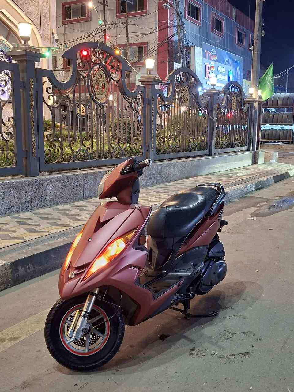 السلام عليكم دراجه للبيع جيتي ار الدراجه تزويد خارجي صدر وكلجات رياضي وقبق فلاوين و يدات بريك ncy و شاشه3 الوان+ كفاله عامه العنوان البلديات ***********
