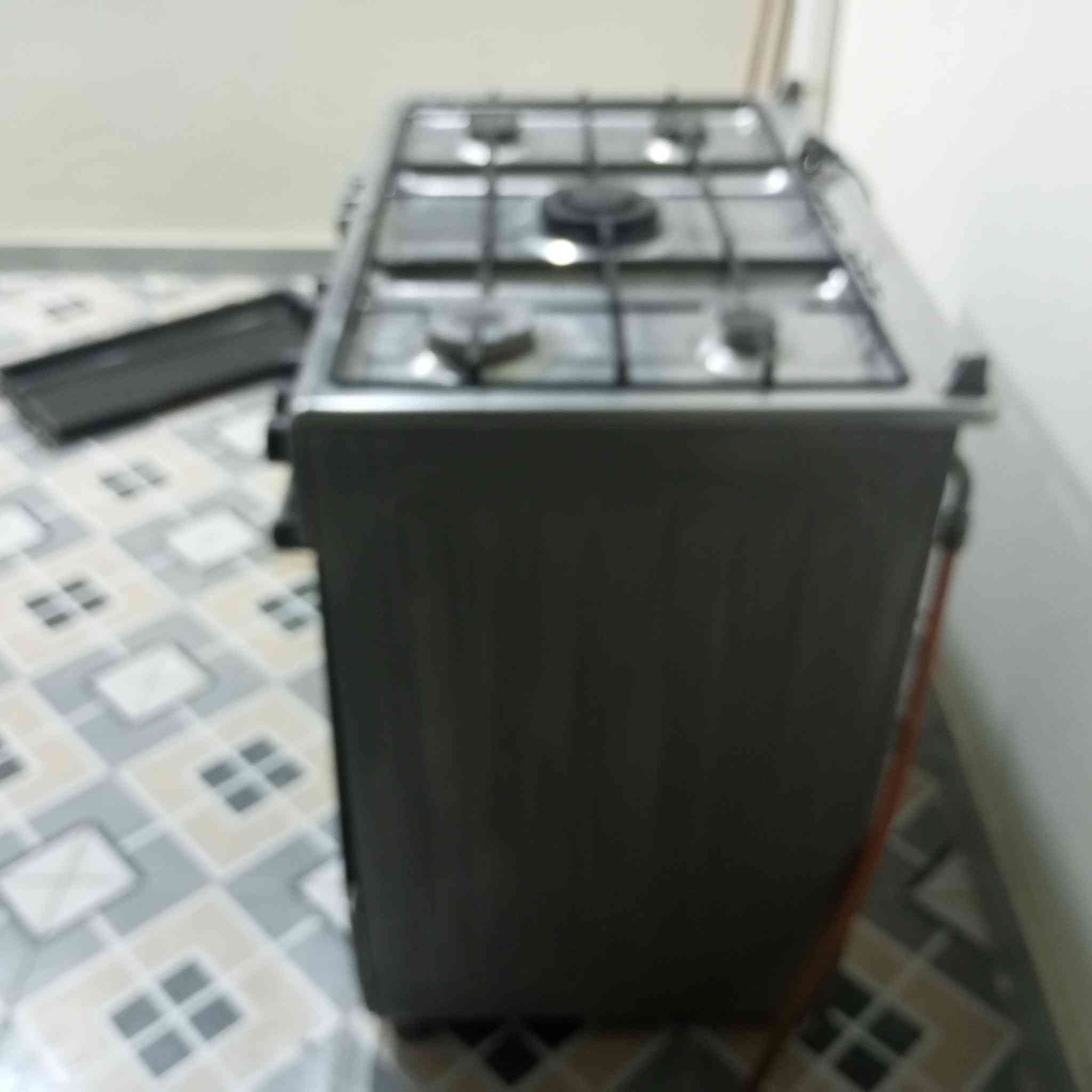 السلام عليكم مرخصت الادمن المحترم 
طباخ البيع نضيف كلش ناره حلوه عيونه 
كلهن شغالات الوفن مالته شغال السعر 250
قفل هاذ رقمي *********** فدوه اروحلكم 
الموشراي لايتصل
