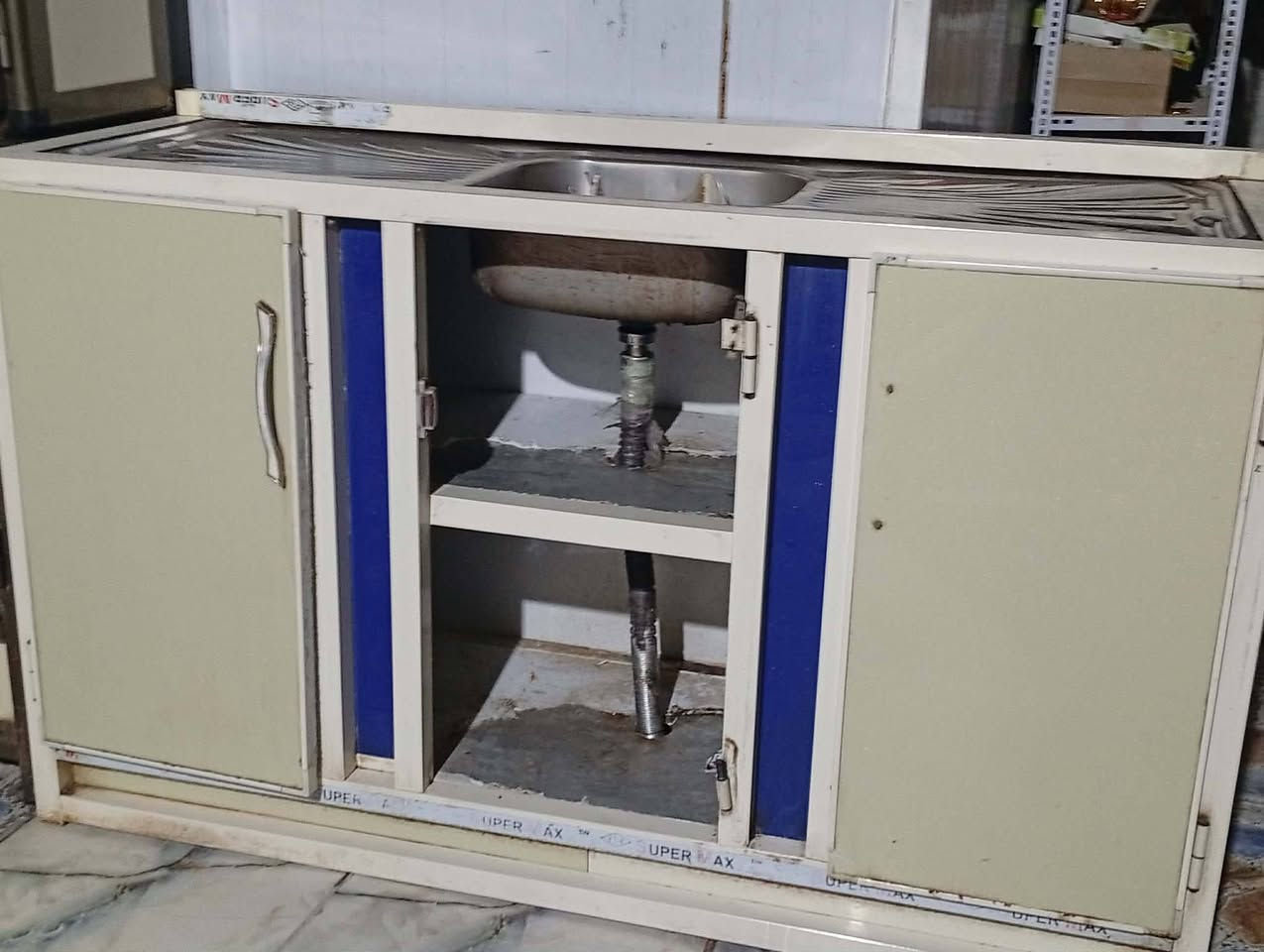 السلام عليكم هاذه الكونتر لبيع ٢٥٠وبي مجال لشراي ويه سنكي بس الباب موجوده


**إذا كنت صاحب هذا الإعلان وتريد حذفه لأي سبب، رجاءا أرسل رسالة إلى الدعم الفني**