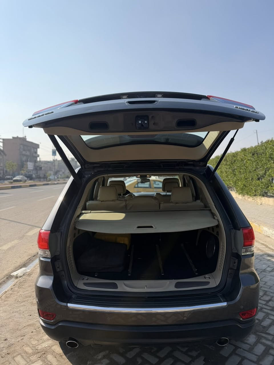 #السلام_عليكم
#_للبيع_فقط👇🚘 

_________________________ 
-جيب لاريدو ليمتيدد بلس jeep  خليجي
(2017)
الممشى:- 60 الف 
- مكينه  3600 سته سلندر
- السعر 247 وبي مجال بسيط
المواصفات :- 
*مري شفط قلاب
*جكات
*بانوراما
* بصمه تشغيل + بصمه ابواب 
* تشغيل عن بعد 
* شاشه  حجم الكبير + كامرا 
 *صندوك كهرباء
*ذاكره تخزين مقاعد
*ستيرن كهرباء
*مقاعد كهرباء
* تدفئه تبريد مقاعد اماميه
*تدفئه مقاعد خلفيه
* رادار امامي + خلفي + جانبي 
* 5 وضعيات قياده 
* منضومه ليد
*  شفتات ستيرن
_________________________       
- مكان السياره بغداد   
سياره بيها بارد بسيط بلباب عكس السائق الخلفي فقط الباقي كله كفاله
- للاستفسار 
‏-‭0787877 8177
