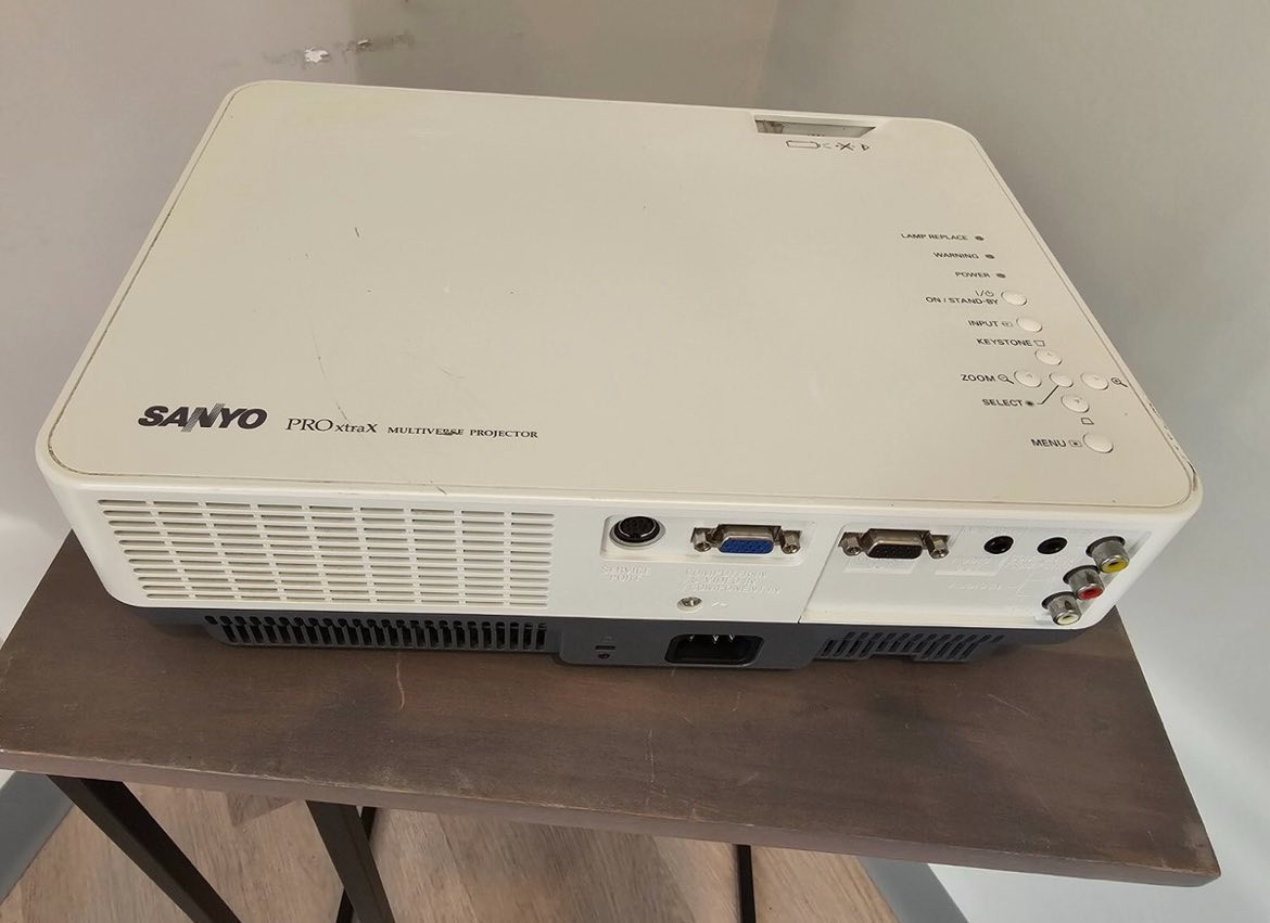 داتاشو سانيو ماركة تفاصيل ومواصفات مكتوبه مابه منفذ HD لكن معه كيبل  جاهز لربط بالابتوب سعره ٦٥ دولار بدون معاملة ومكان دهوك وتوصيل موجود


**إذا كنت صاحب هذا الإعلان وتريد حذفه لأي سبب، رجاءا أرسل رسالة إلى الدعم الفني**