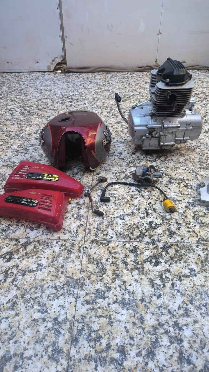 محرك دراجة ام تي ار MTR  150  مع كابريتر مجفتة مرة واحدة بسعر مناسب..انا مكلف بالنشر الاتصال على الرقم ***********
