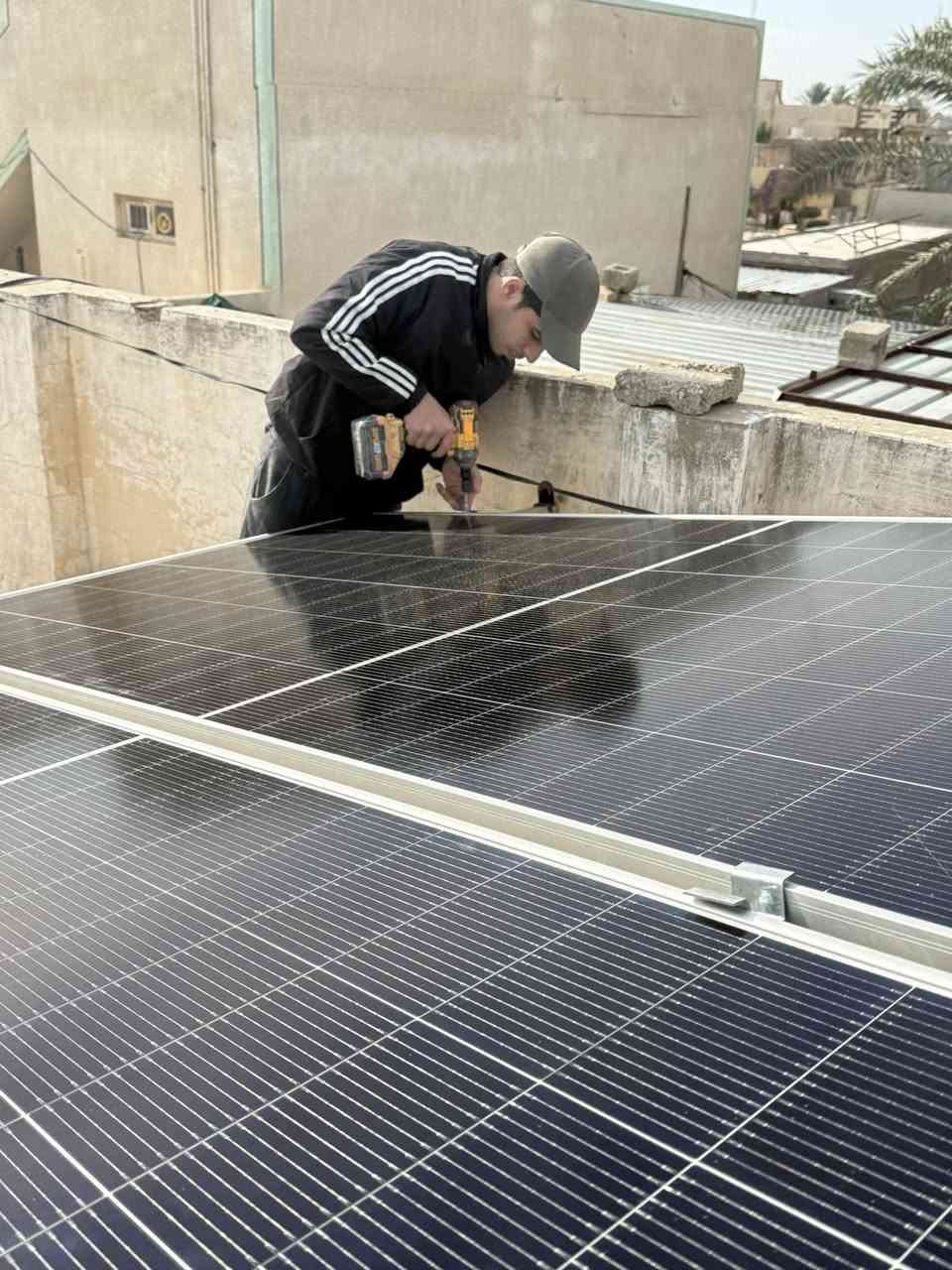 تم بعون الله تنصيب منظومة طاقة شمسية
في قرية السندية 

⚡ بقدرة ١٥ أمبير ليلاً ونهاراً
لتأمين طاقة مستقرة ومستدامة على مدار 24 ساعة

🔋 البطارية: ضمان ٥ سنوات
🔌 الإنفيرتر: ضمان سنتين
☀️ الألواح الشمسية: ضمان ٨ سنوات

🛠️ خدمة صيانة مستمرة لمدة سنتين
تنفيذ بأيدي فنية مختصة وبأفضل المواصفات

📍 نصب وتجهيز في جميع المحافظات

📞 المبيعات:
***********

🛠️ التنصيب والصيانة:
***********

الجودة… الضمان… والالتزام
طاقة نظيفة اليوم وأمان للمستقبل
