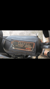 سلام عليكم باسكي شحن للبيع بطاريته 100 انطيك اياه شرط سعر 250 مكان كركوك قصب خانهل بمجال سعر ماله وراسلوني خابروني على الرقم مالي***********
