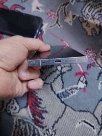 اس 24 الترا جهاز مكفول من اي خلل. ولون مميز  تيتانيوم  الذاكره.   واحد...