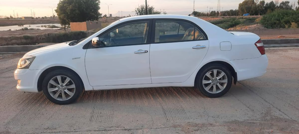 السلام عليكم
سياره جيلي موبل 2013
المحرك: 1800 CC (نشط واقتصادي جداً بمصرف البنزين).

​الكير والمحرك: مكفولات وبشرط الفحص (ما مفتوح بيهن برغي).

​البدي (القشر): نظيف ومظهره الخارجي مرتب ومرغوب مع تعمير خياسات قليل

​التبريد: ثلج وجاهز للصيف ❄️.

​الصدر والحدادية: جديدة وما بيها أي طقة أو صوت.

​الإطارات: تايرات جديدة مع ويل كب بلادي مميز.

​الداخلية: نظيفة جداً والكشنات مغلفة ومحافظ عليها.
​الأوراق: سنوية جديدة، تحويل مباشر وبدون أي غرامات أو مشاكل قانونية.

​💡 السيارة مالت بيت وجاهزة من كلشي، شغل واطلع وين ما تحب ما تحتاج أي مصاريف.
​السعر: [45$] (بيها مجال بسيط للشراي الطيب).
​المكان: [ميسان/ناحيه علي الشرقي].

​للاستفسار والتواصل:[***********] 📞
