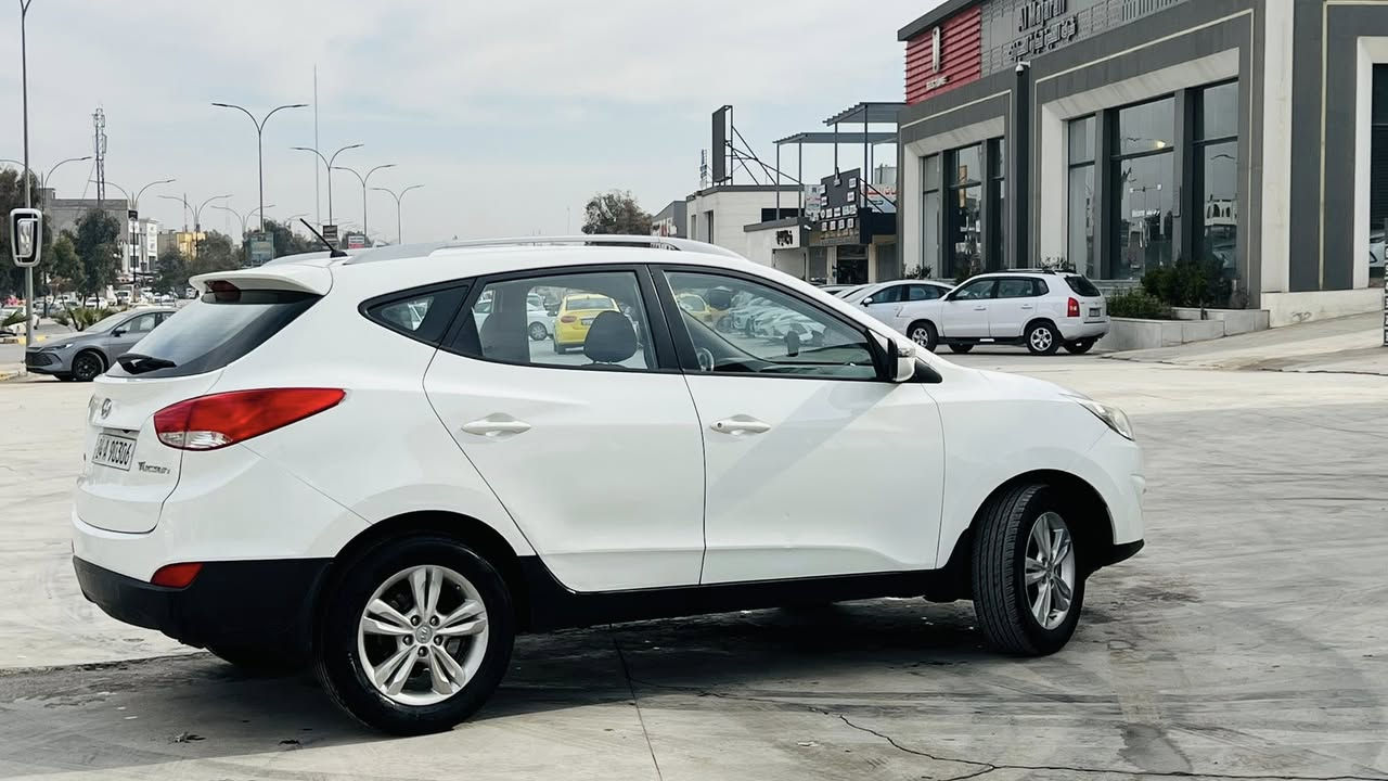 سلام عليكم
توكسن 2011

بلا ضرر بيها مكانات بارد 

رقم أربيل دولي 

محرك وكير شرط 

سياره جاهزا  

تبريد تدفئة 

تحكمات ستيرن 

داخل لونيني 

ويل كب 

عنواني موصل ايسر معرض الكرم 

السعر 140 وبيها مجال 

رقمي ***********
