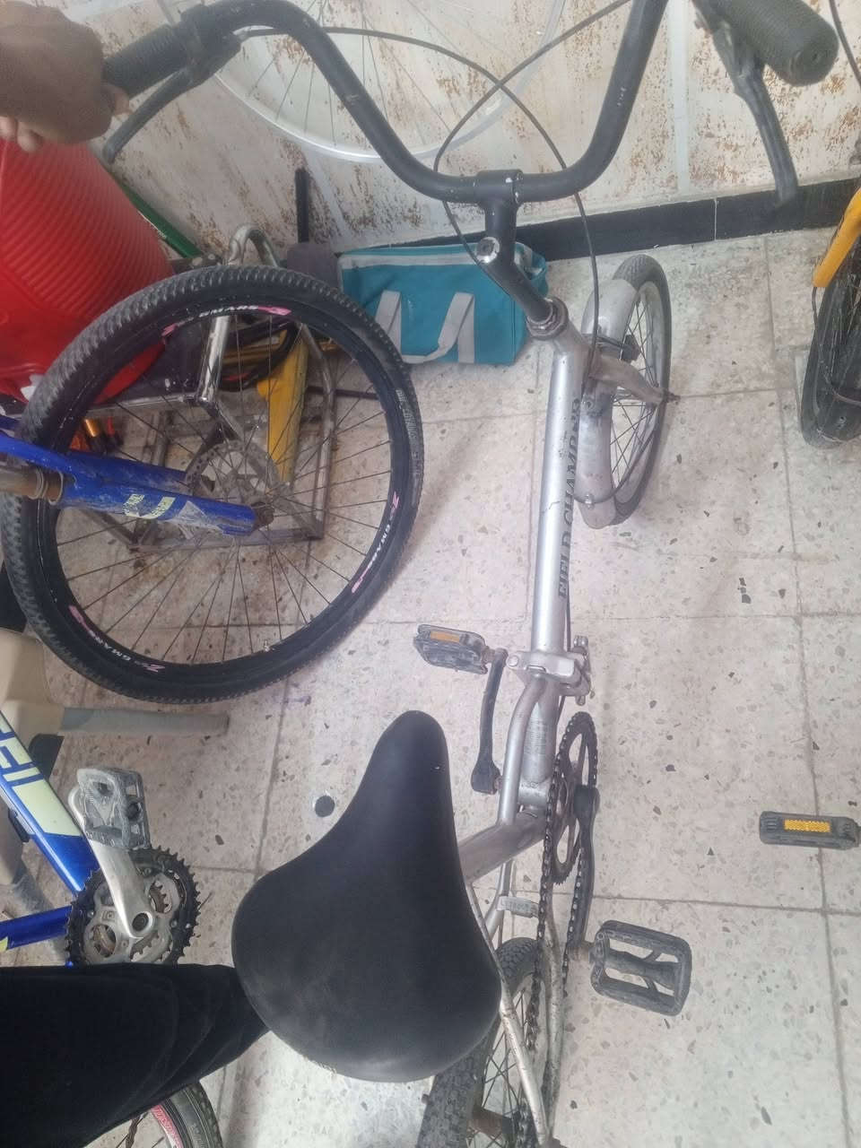 السلام عليكم بايسكل للبيع ابو طبكه نضيف كلشي مابي جوابه جديد باسكل نضيف  سعر 35 وبي مجال مكاني بغداد الامين الثاني الشراي يجي خاص


**إذا كنت صاحب هذا الإعلان وتريد حذفه لأي سبب، رجاءا أرسل رسالة إلى الدعم الفني**