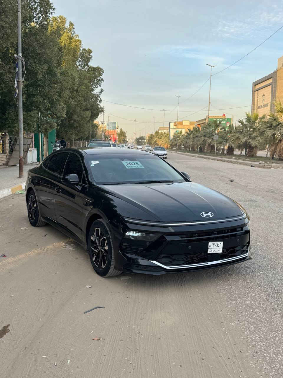 السلام عليكم هونداي سوناتا موديل 2025بحالة الوكالة  سياره زيرو ماشية 2000فقط وارد أمريكي السعر 174وبيه مجال رقم قادسية شهداء تاخذ جاهز لوحات وسنويه وكاله سنتين واصير حره حادث أمريكا بنيد فقط شرط الفحص بدون دواخل ايرباك دركه فقط صور الحادث بالمنشور السياره فول عده بنراما مكان السياره الديوانية ***********
