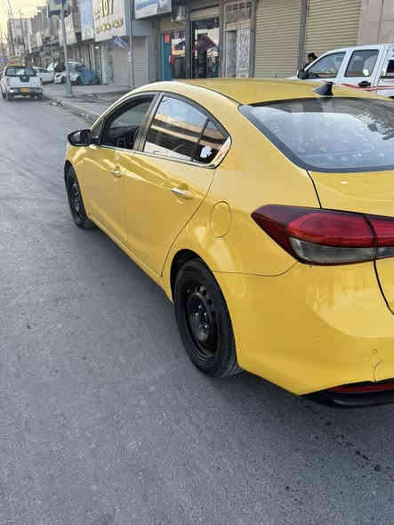 السلام عليكم 
سيراتو 2016 شكل ال17 
خليجي السياره خير من الله 
مكينه كير لا تنقيص ولا تبخير 
السياره بيها طخه بلبنيد بدون لا شاصي ولا لغد 
مواصفات فول مواصفات من عده الفتحه. 
بصمه 
بصمت ابواب 
شاشه +كامره  
تحكمات ستيرن 
حساسات
وضيعات قياده 
تتفئه كشتات وستيرن
كشنات جلد 
مري شفط 
جنطه ذكيه  
وبعد بيها هواي مواصفات 
السياره جاهزه من صدر امامي خلفي 
تخم تاير 
السياره بسمي رقم جديد 
سنويه ل28 
هزه جديده 
مصفره هيئه غرامات 
السعر112 وبيها مجال. 
مكان السياره بغداد 
***********
