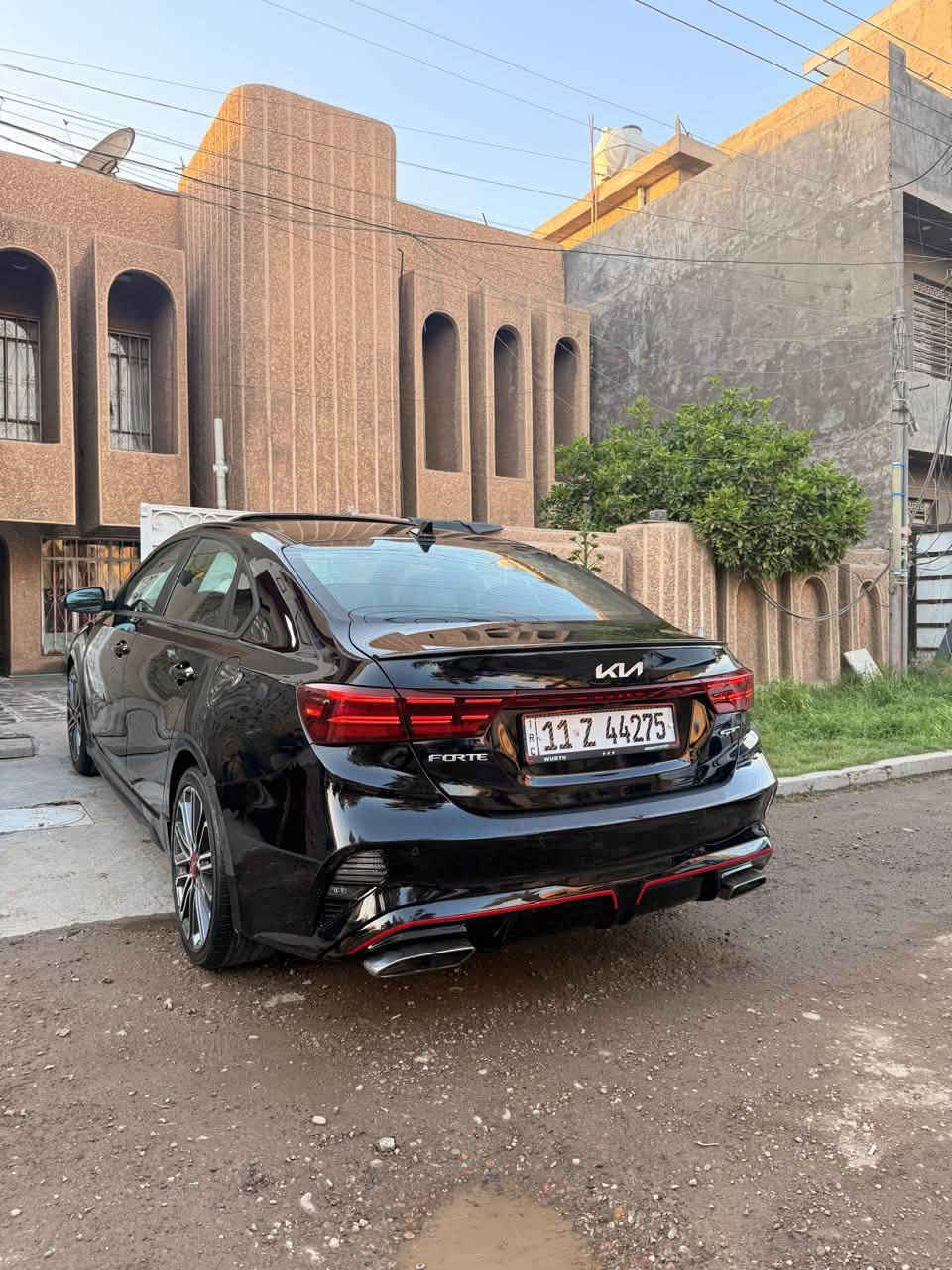 سلام عليكم 
كيا فورتي GT 2024 فول مواصفات
ماشيه32  الف كيلو 
كير DCT سبع نمر رياضي
رقم بغداد باسمي تحويل ثاني يوم
الموصفات
فتحه سقف
بصمه تشغيل عن بعد
جنطه كهرباء
نقطه عمياء بلمري
شاحن وايرلس
شفتات ستيرن
رادار تحديد مسار 
اوتو هولد 
ايقاف ذاتي 
مثبت سرعة
شاشه كبيره 9 انج
كشنات جلد حضن
سستم صوت هارلم
دبل اكزوز رياضي 
تدفئه وتبريد بل كشنات
بدون ايرباك ولا تبديل ولا صبغ فقط بارد بل جاملغ الايسر الامامي 
مكان السياره حي الخضراء 
***********
السعر 173
